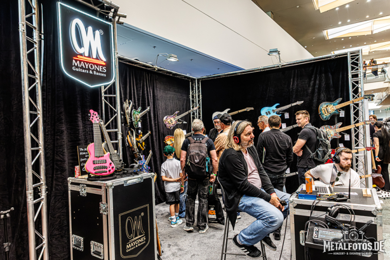 Guitar-Summit-102