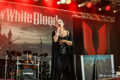 Snow-White-Blood-44