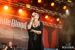 Snow-White-Blood-48